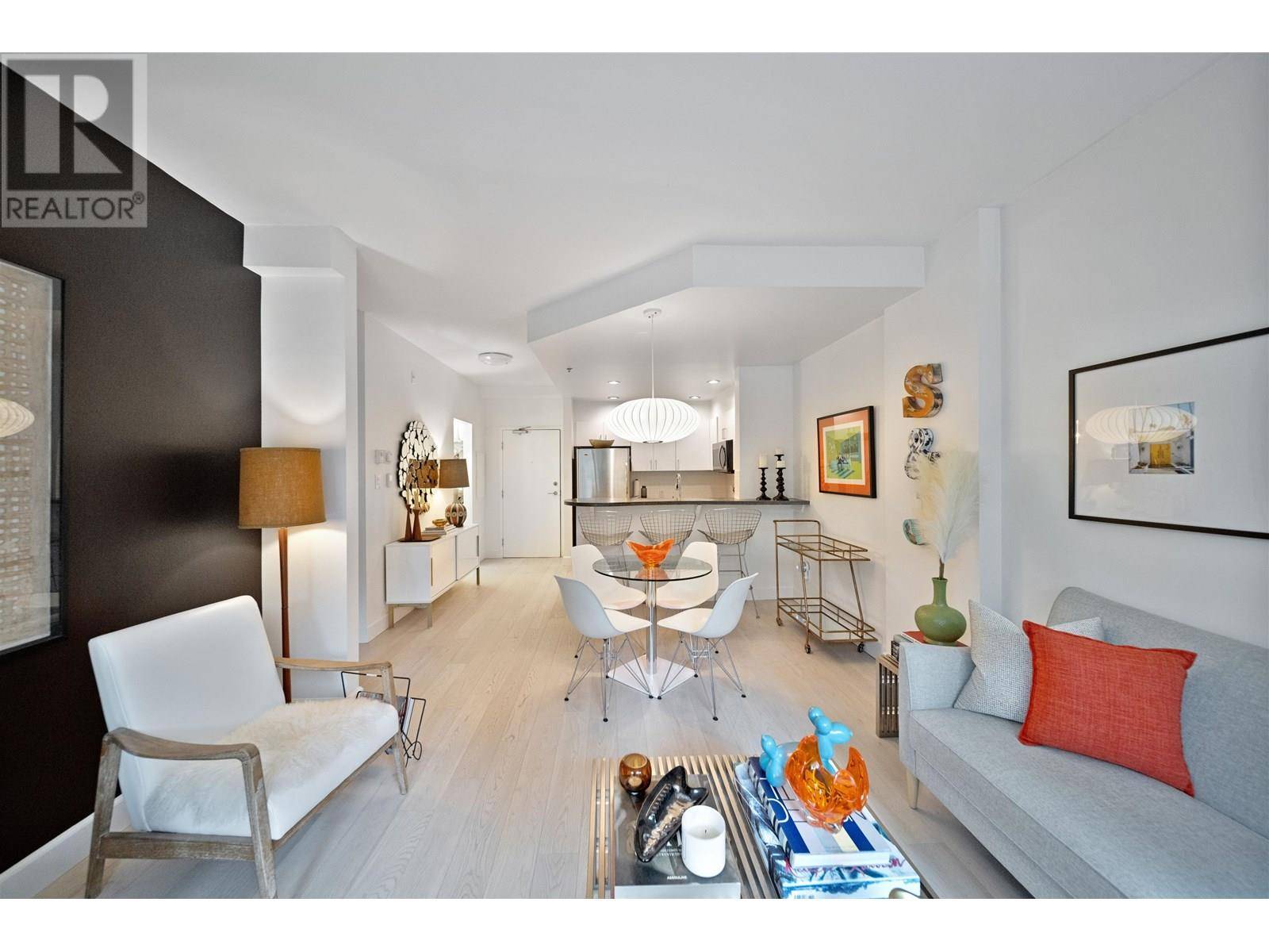 Vancouver, BC V6G1C7,1688 ROBSON ST #104