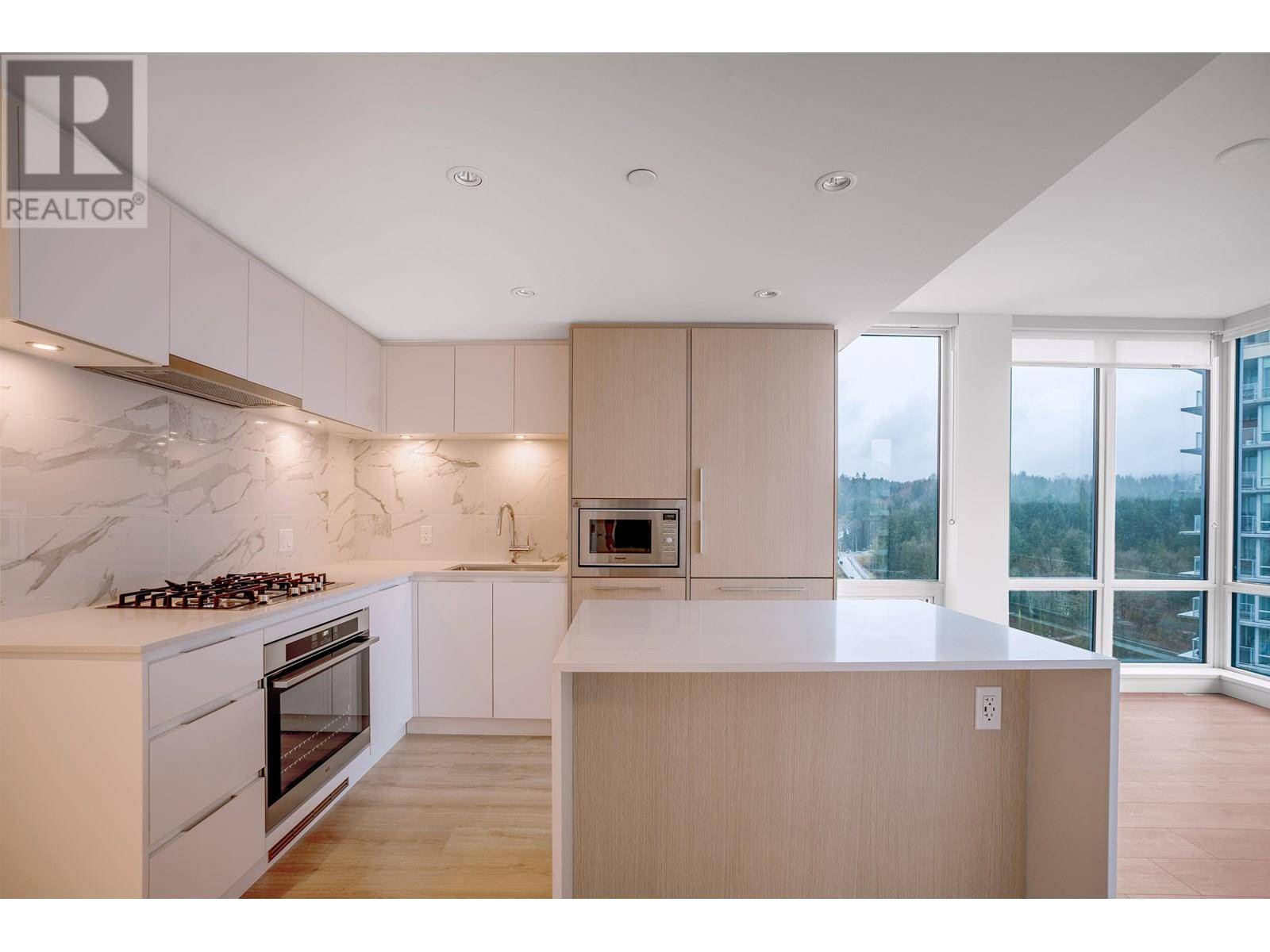 North Vancouver, BC V7J0B6,1500 FERN ST #2202