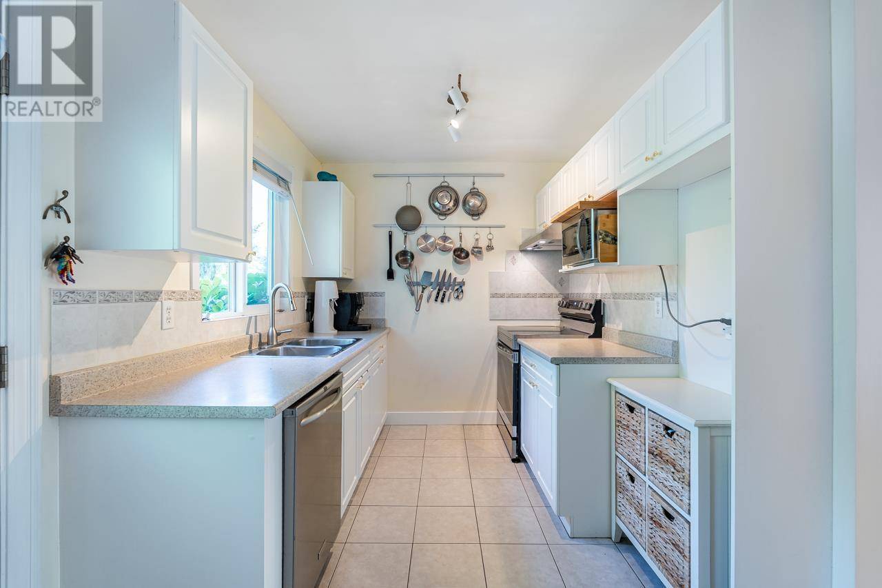 Burnaby, BC V3J1A5,3349 GANYMEDE DRIVE