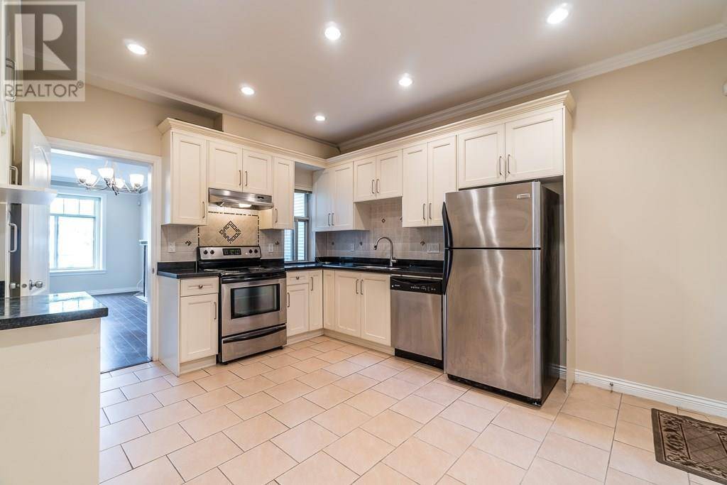 Burnaby, BC V3N1P9,7734 16TH AVENUE