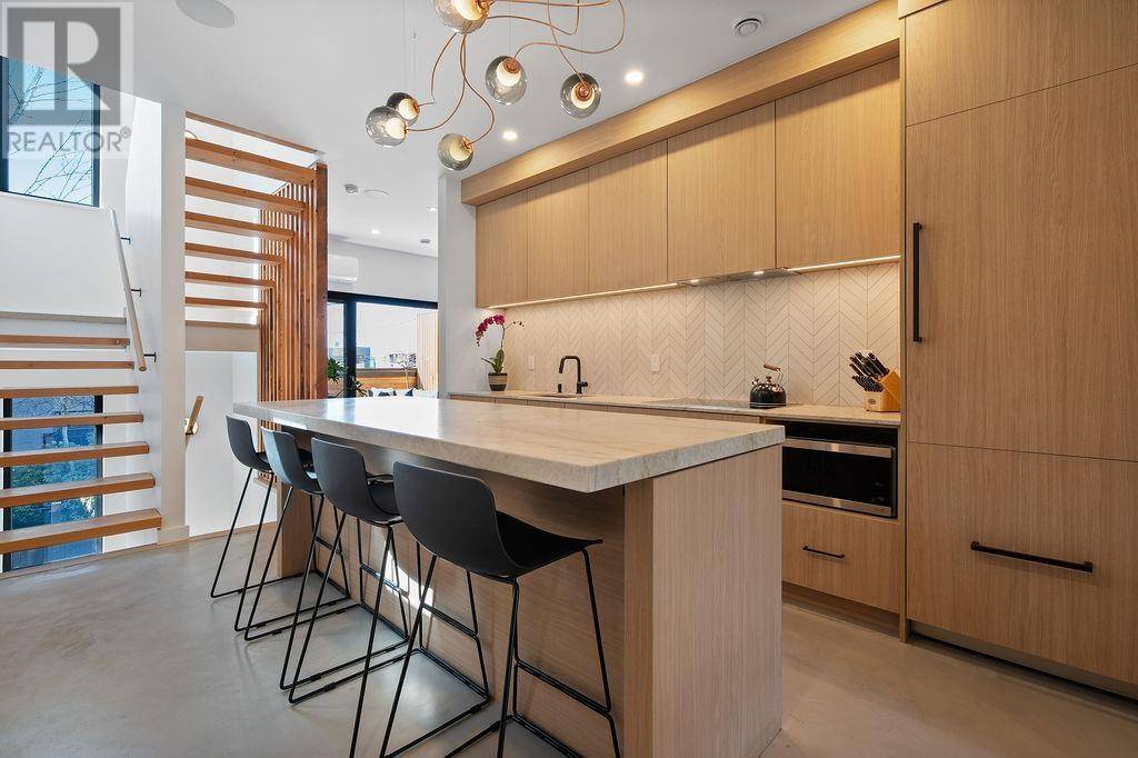 Vancouver, BC V5L3T8,1331 COTTON DRIVE