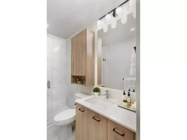 Abbotsford, BC V2S2E8,34375 GLADYS AVE #416