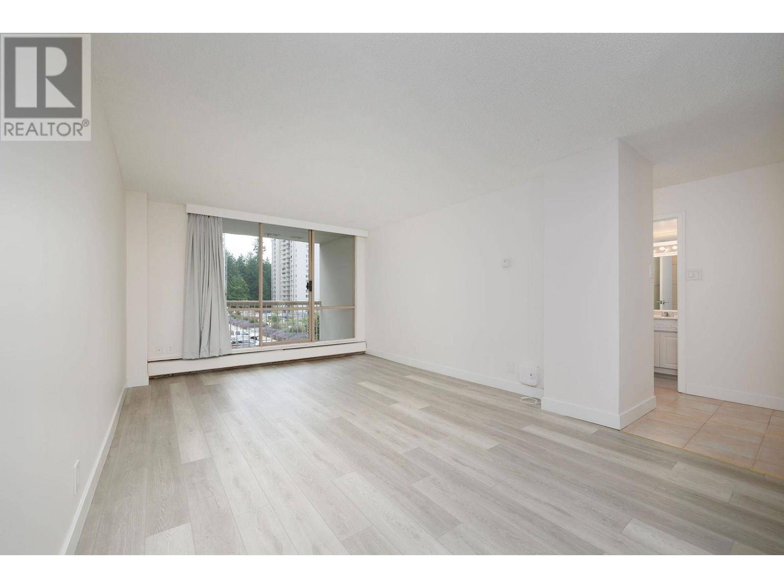 North Vancouver, BC V7P3E6,2016 FULLERTON AVE #308