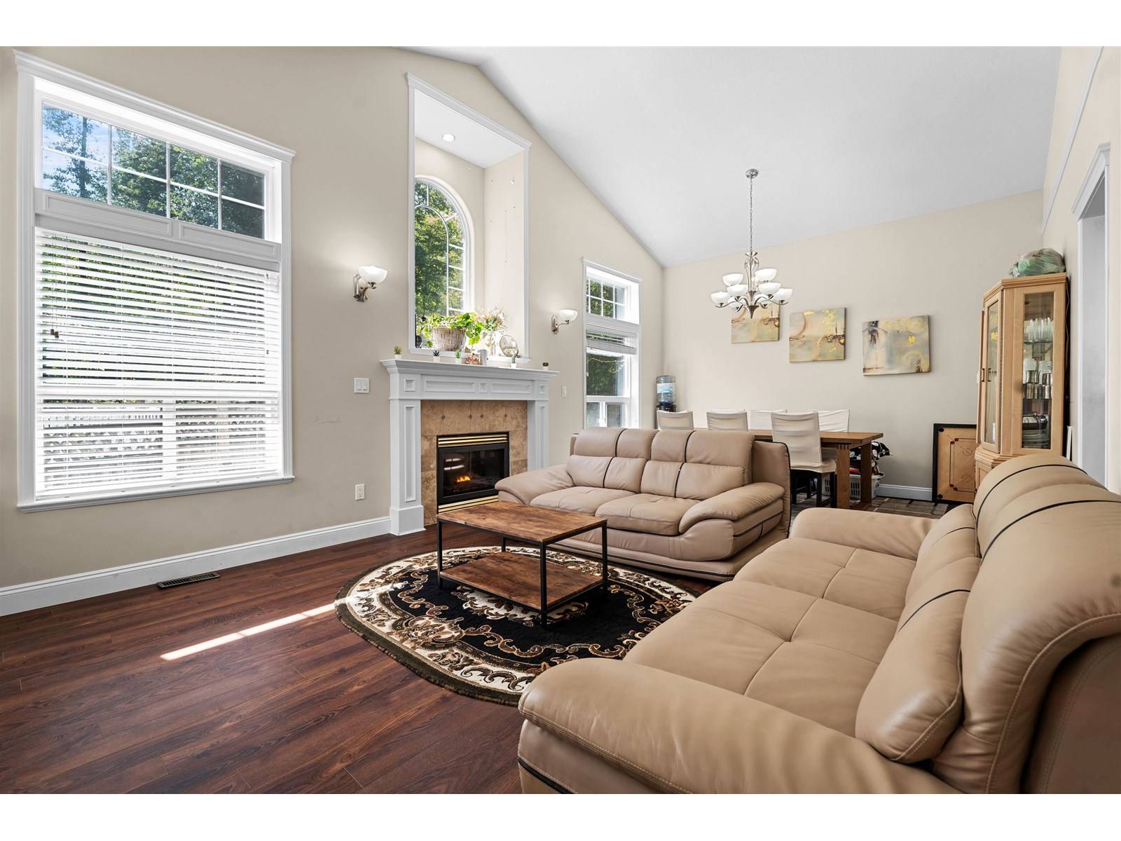 Surrey, BC V4N4Z9,16208 93A AVENUE