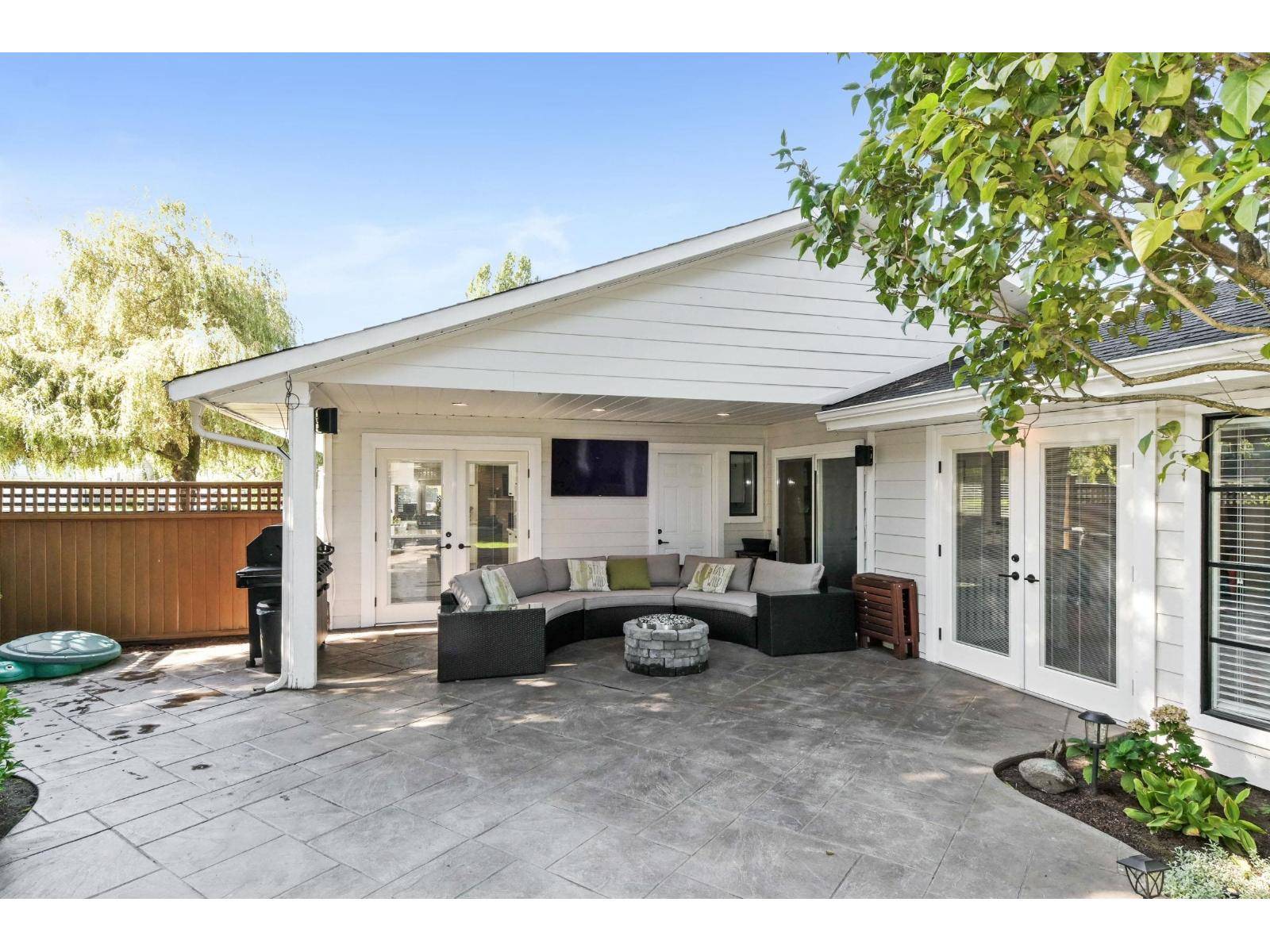 Surrey, BC V4A4R2,2210 153 STREET