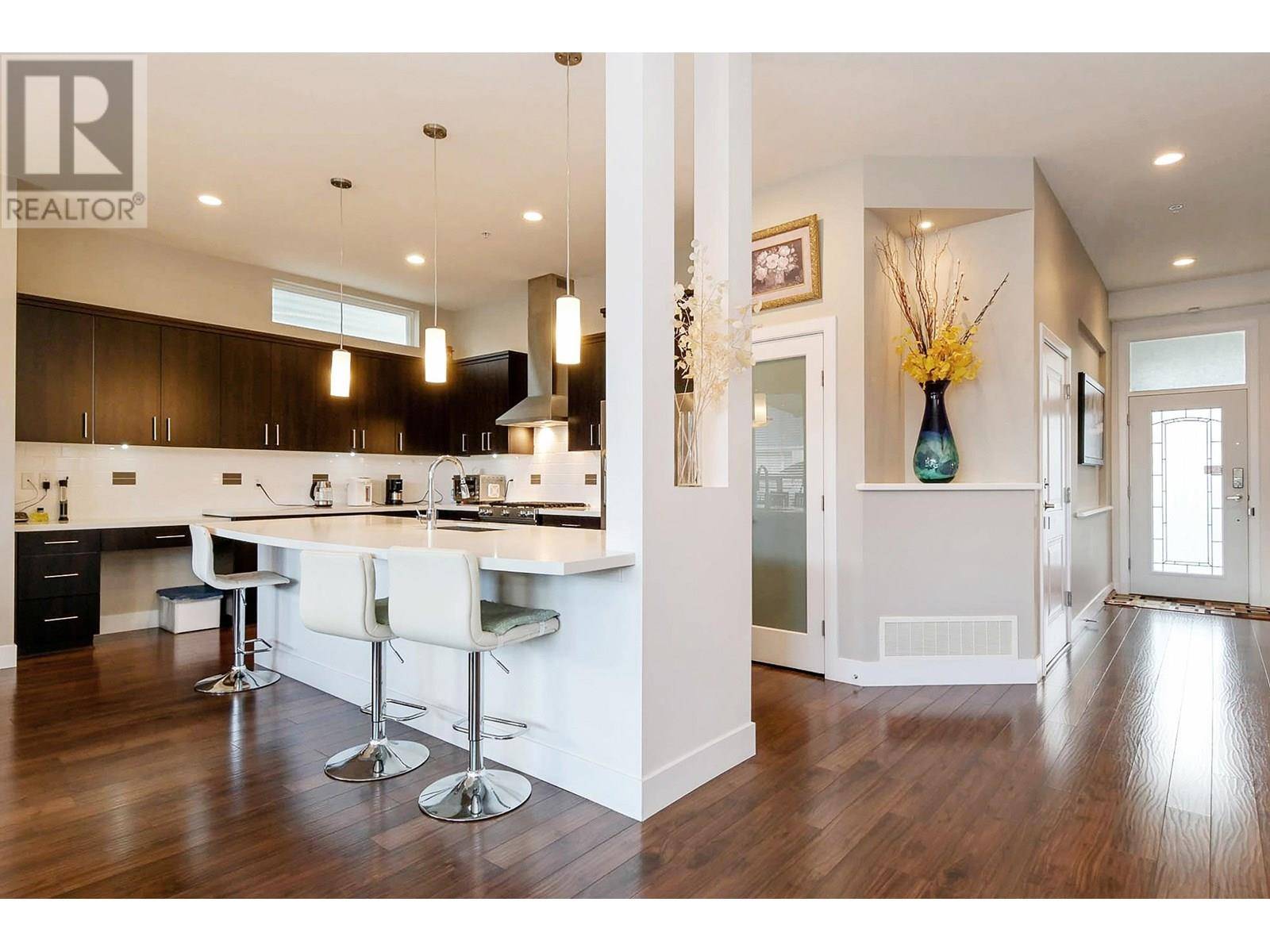 Maple Ridge, BC V2W0H8,10499 MCEACHERN STREET