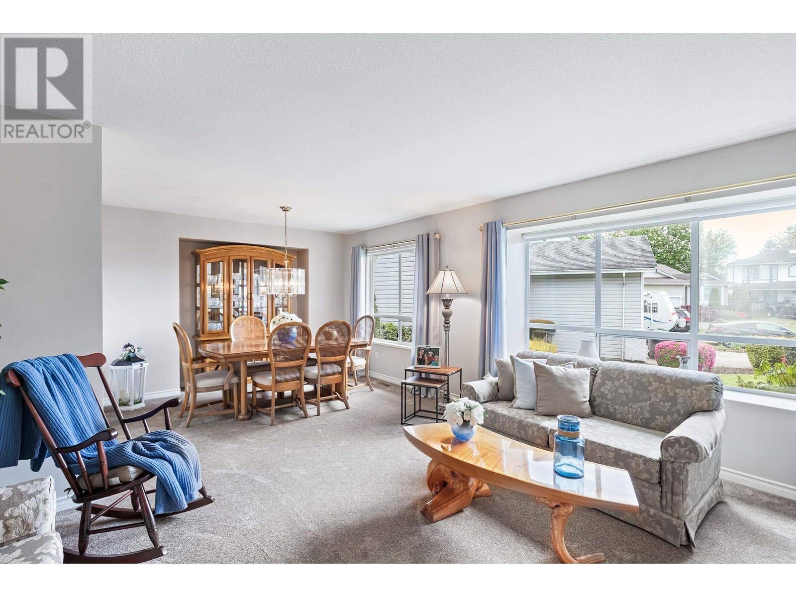 Pitt Meadows, BC V3Y2E1,12235 CYPRESS COURT