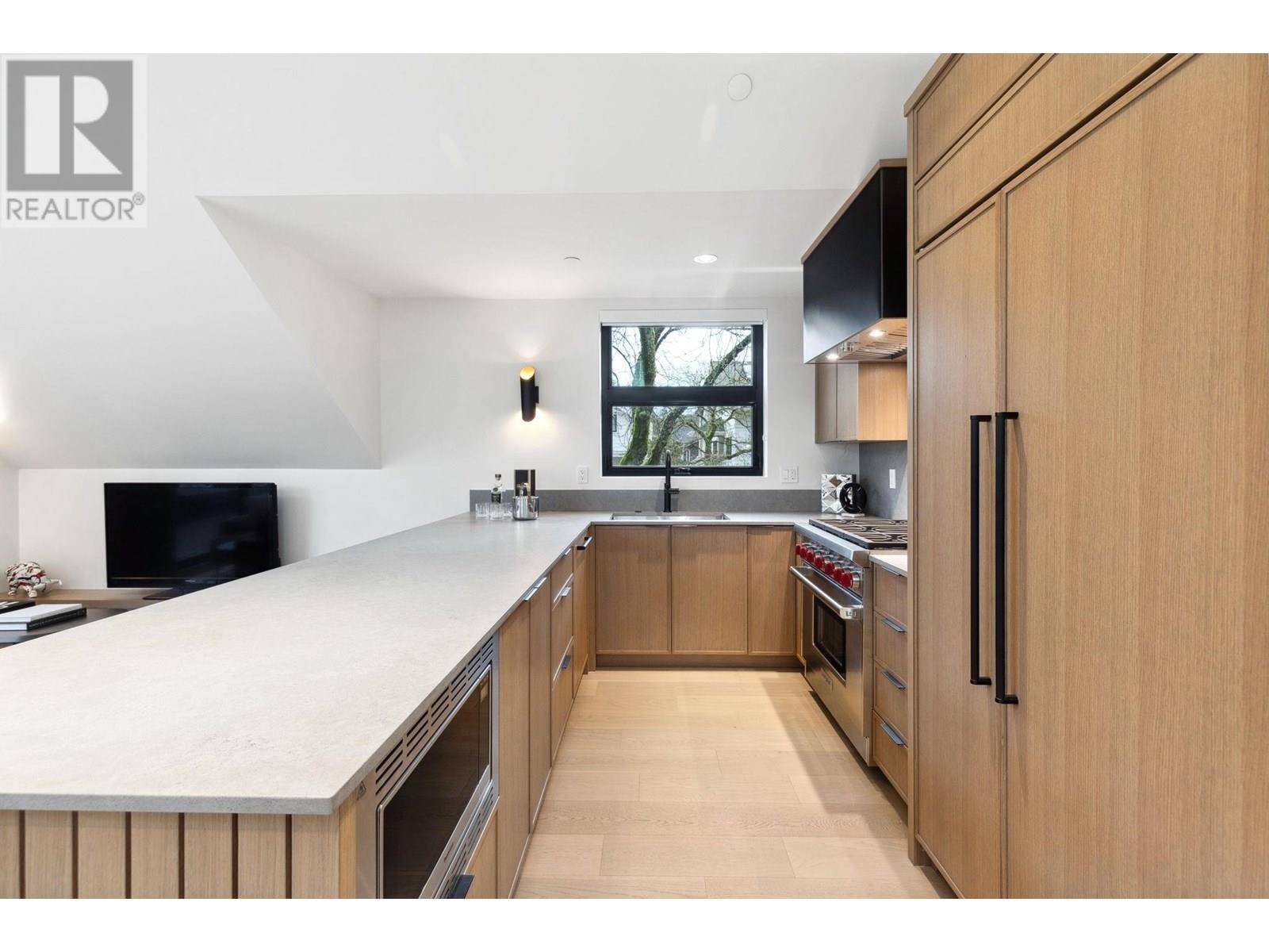 Vancouver, BC V6N2T3,5253 LARCH STREET