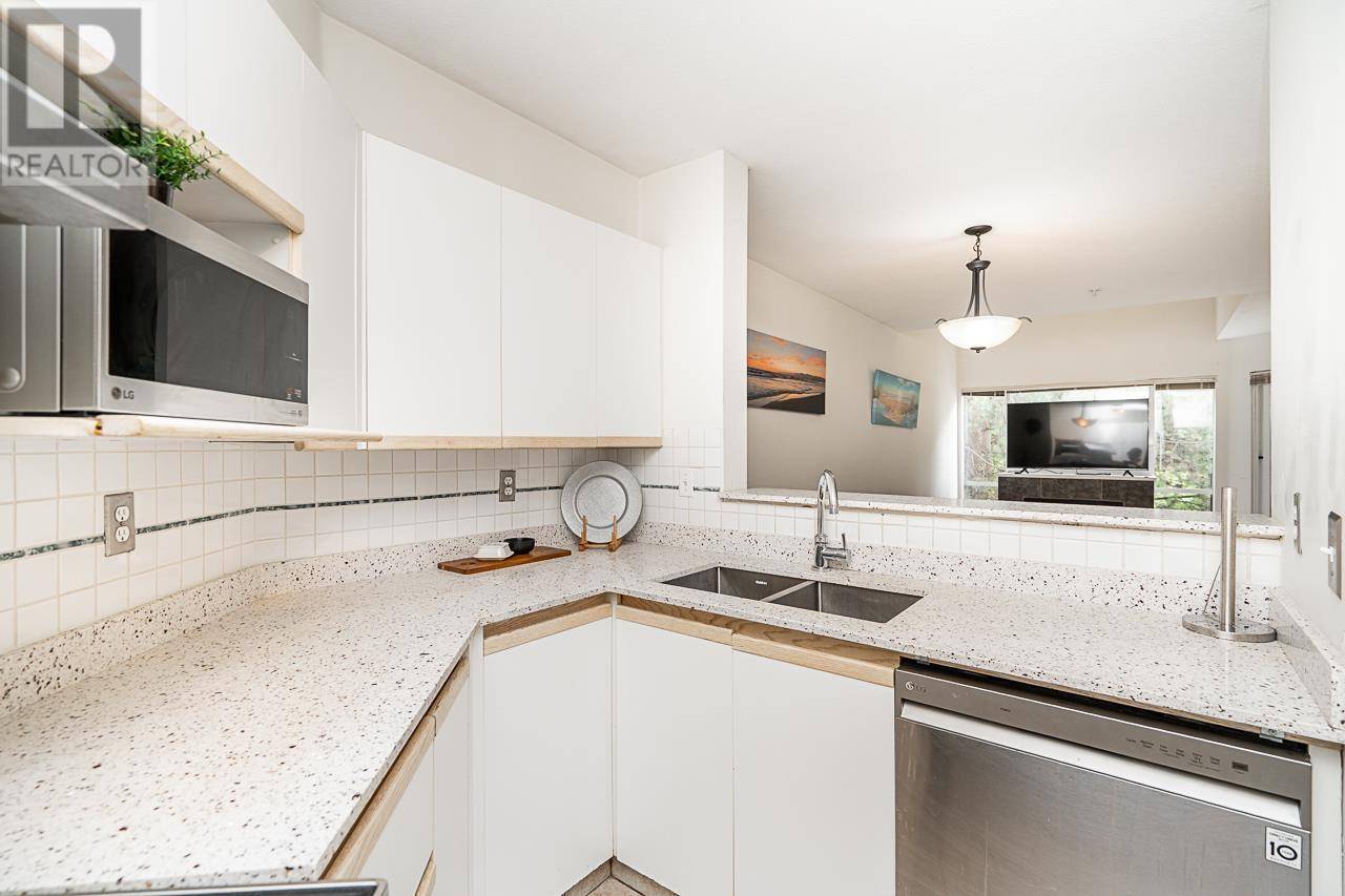 Port Coquitlam, BC V3C6E9,2429 HAWTHORNE AVE #310