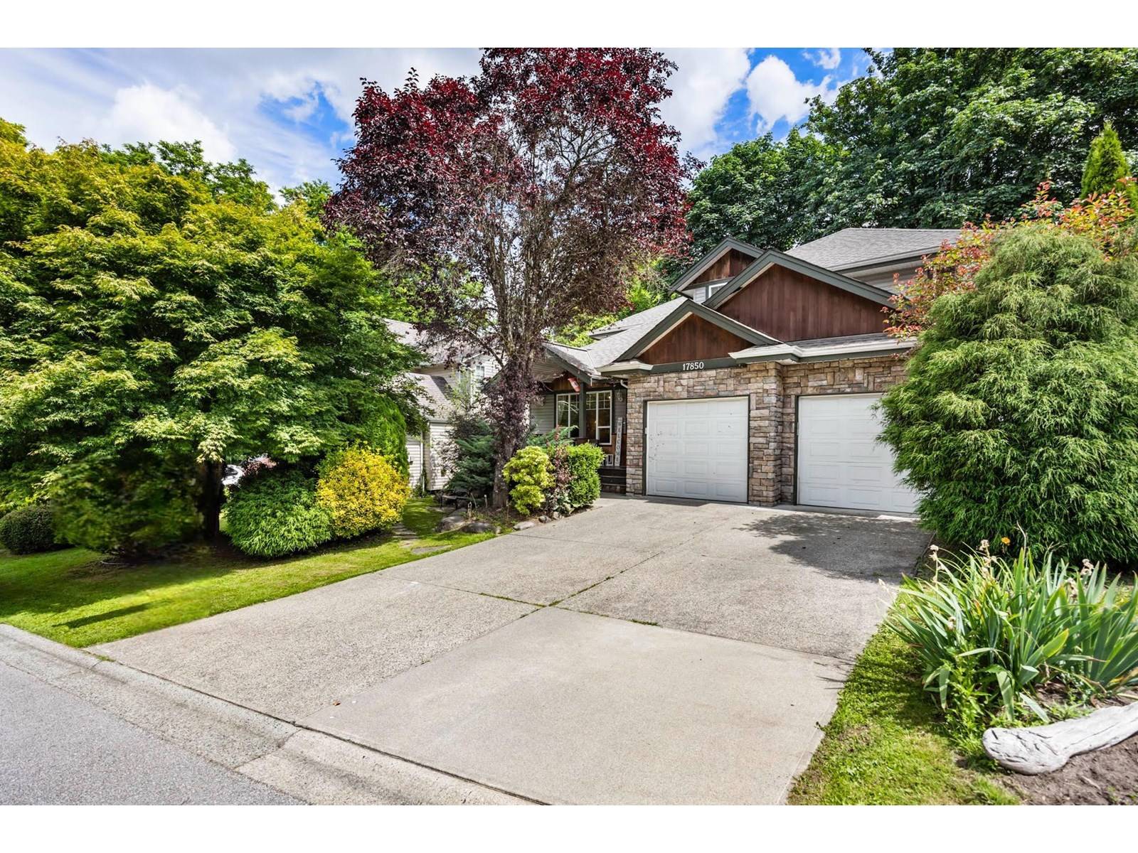 17850 100A AVENUE, Surrey, BC V4N5C8
