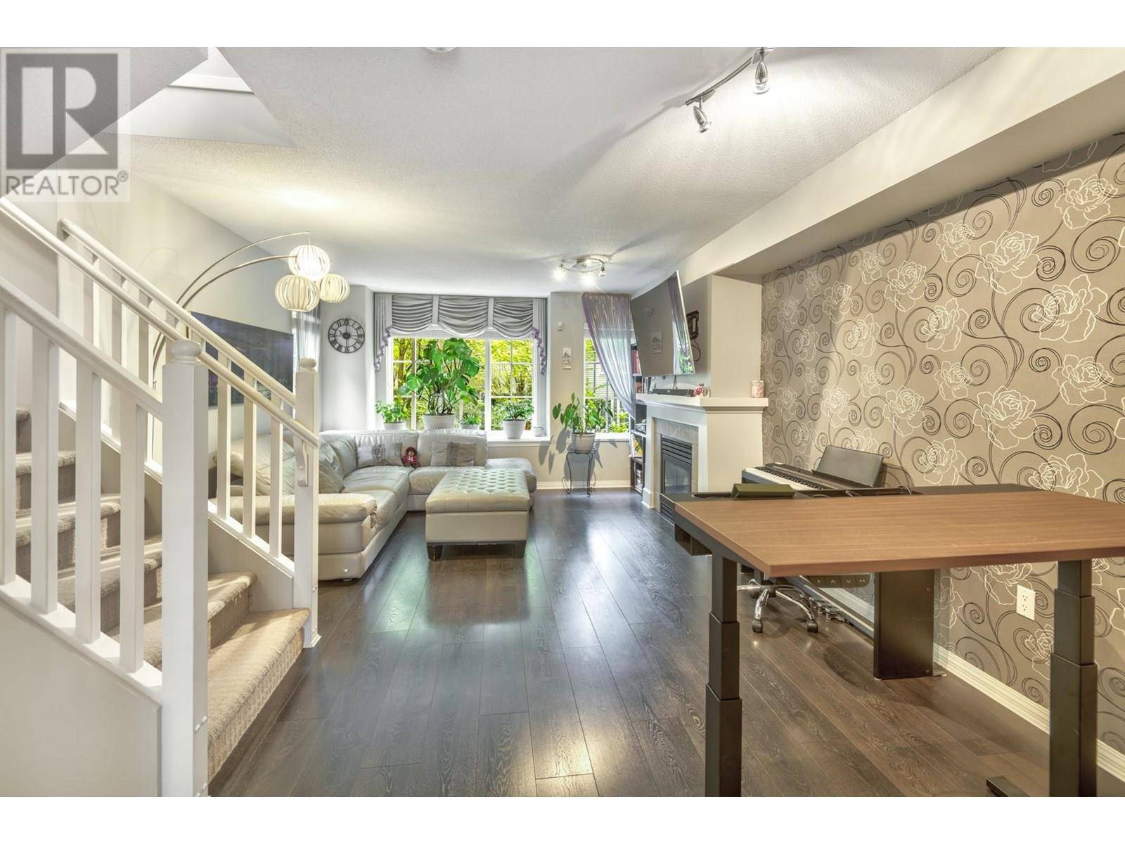 Burnaby, BC V3J1J8,3288 NOEL DR #134