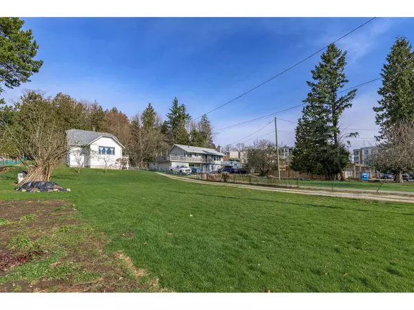 19957 68 AVENUE, Langley, BC V2Y2W5