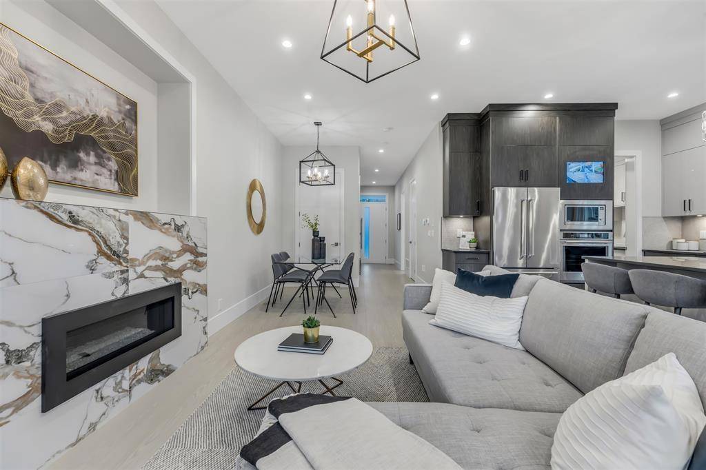 Surrey, BC V3Z9R2,17136 1 AVENUE