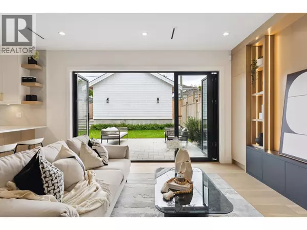 4868 DUMFRIES STREET, Vancouver, BC V5N3T9