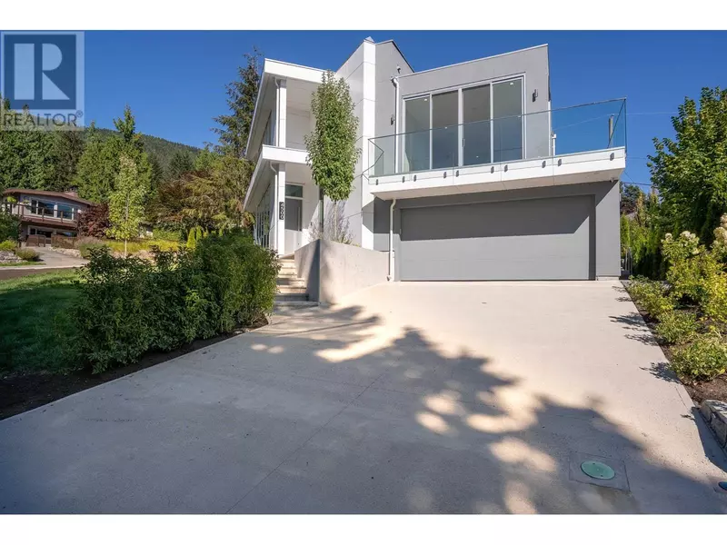 4500 CANTERBURY CRESCENT, North Vancouver, BC V7R3N6