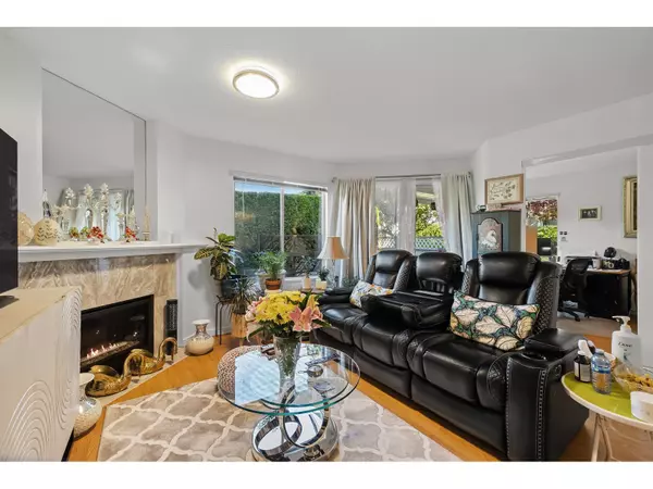 Surrey, BC V3V7R4,9271 122ND #39