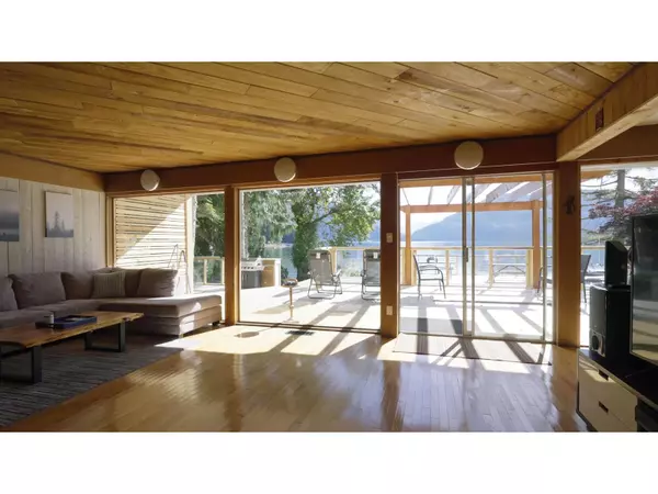 Harrison Hot Springs, BC V0M1A0,6507 ROCKWELL DRIVE|Harrison Lake