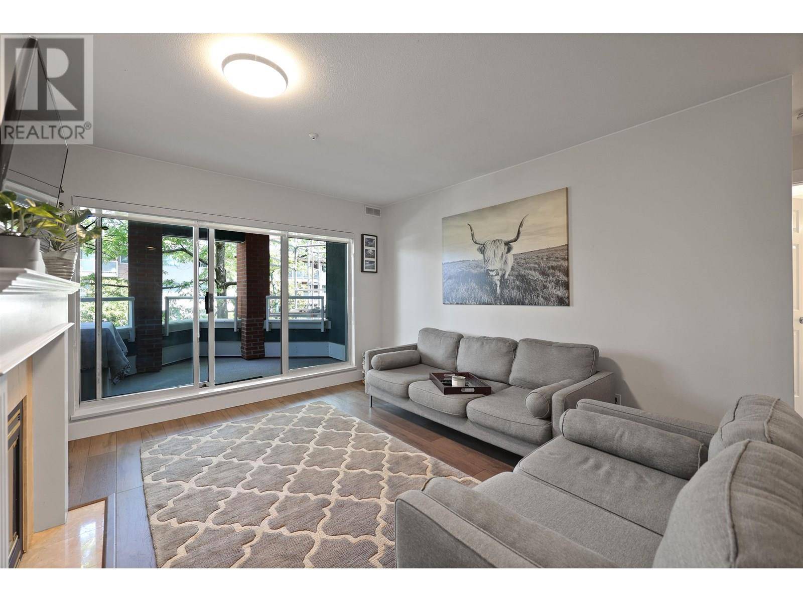 North Vancouver, BC V7M3M1,128 West 8TH ST #306