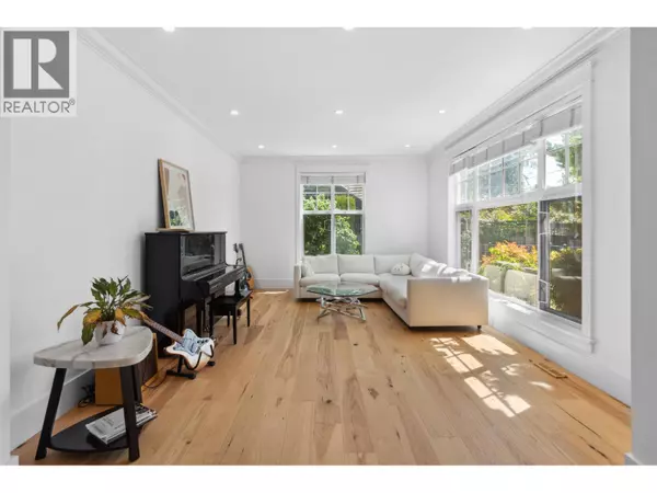 West Vancouver, BC V7W1B3,4379 ROSS CRESCENT