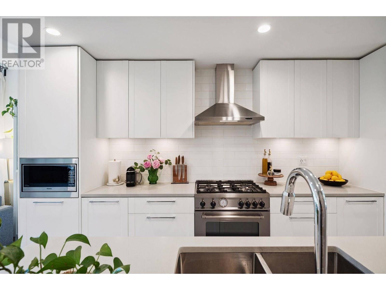 Port Moody, BC V3H0K4,2318 ST ANDREWS STREET
