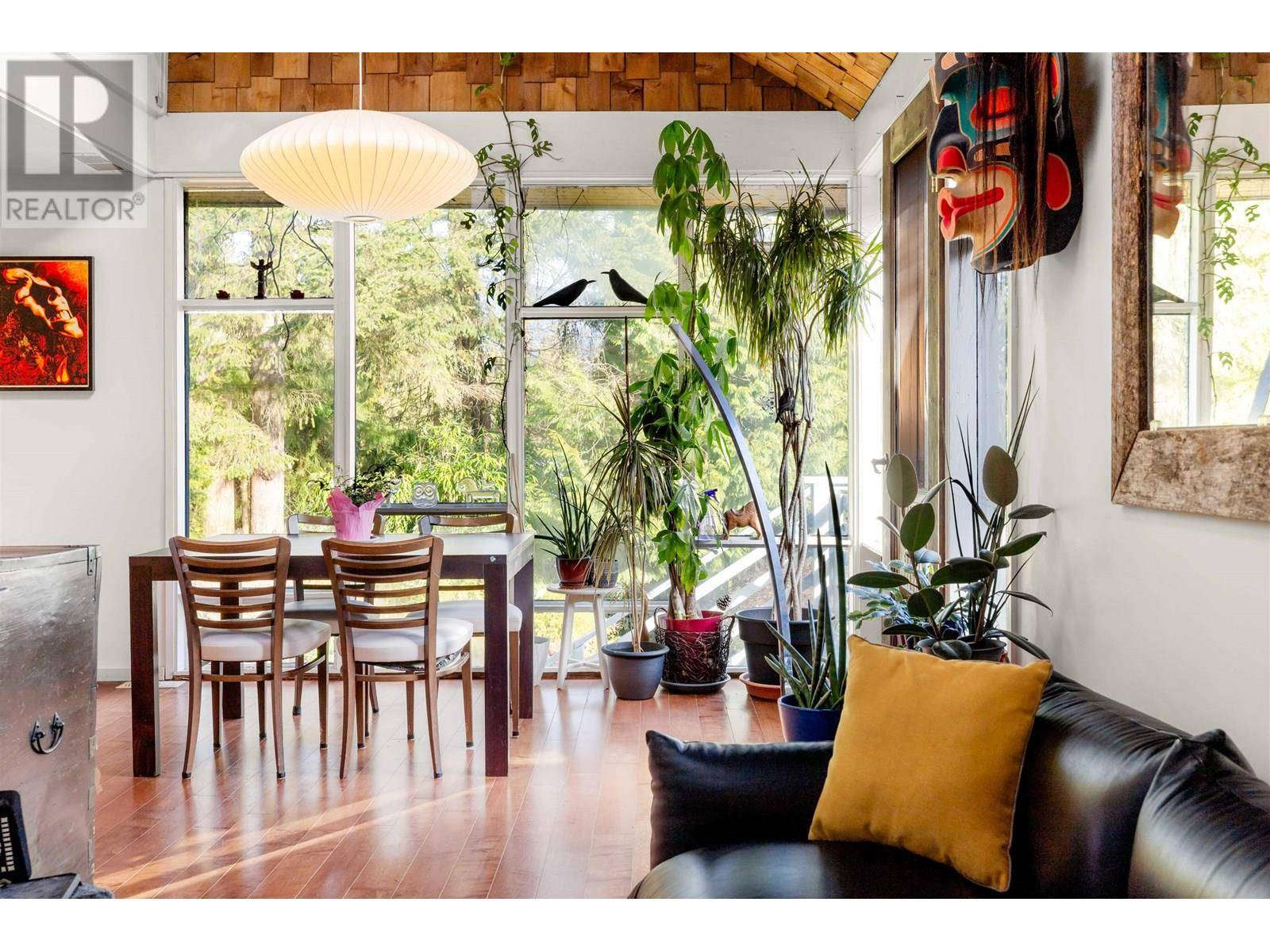 4524 PRIME STREET, North Vancouver, BC V7K2R4
