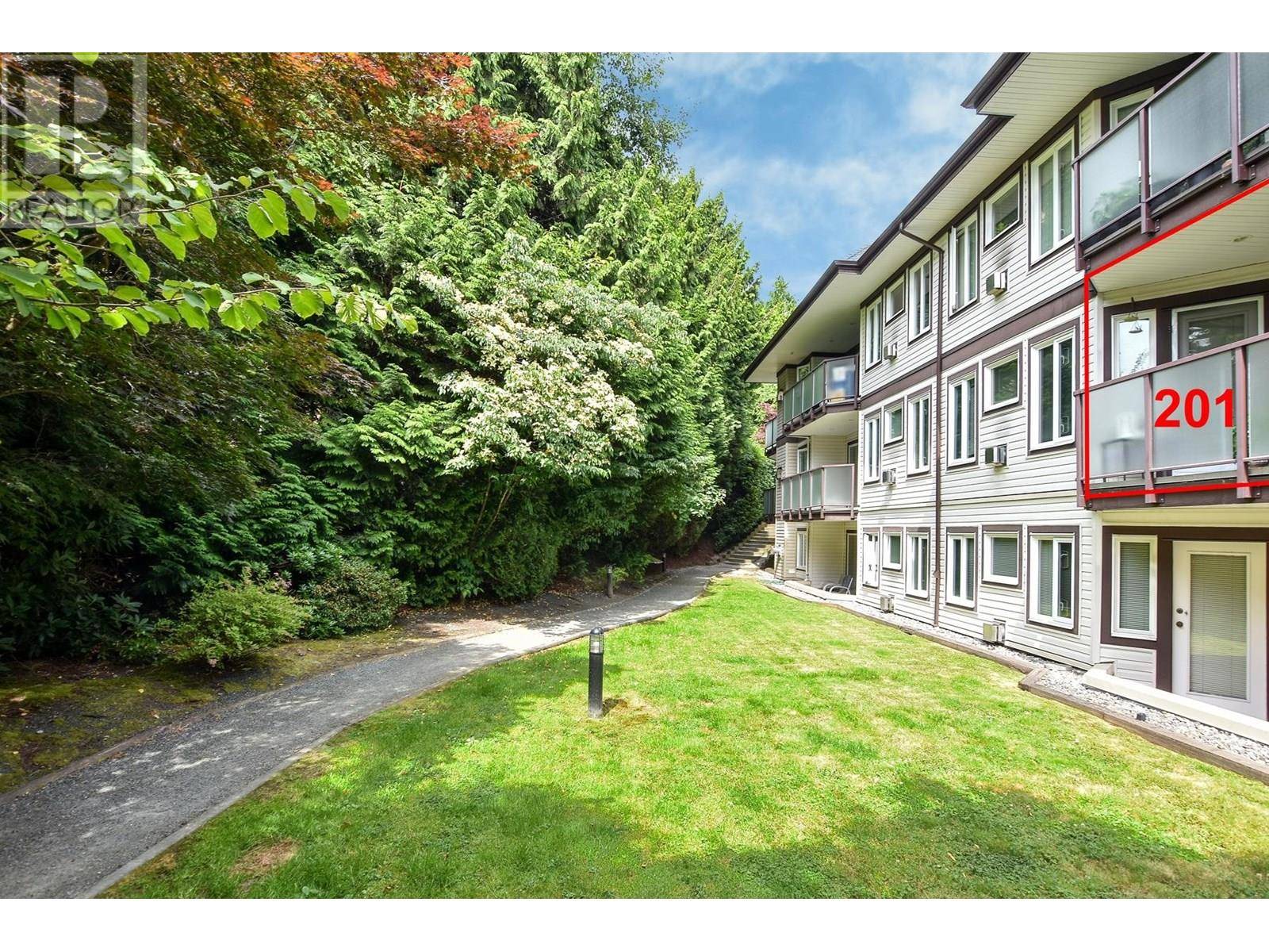 Burnaby, BC V3N4Z3,7139 18TH AVE #201