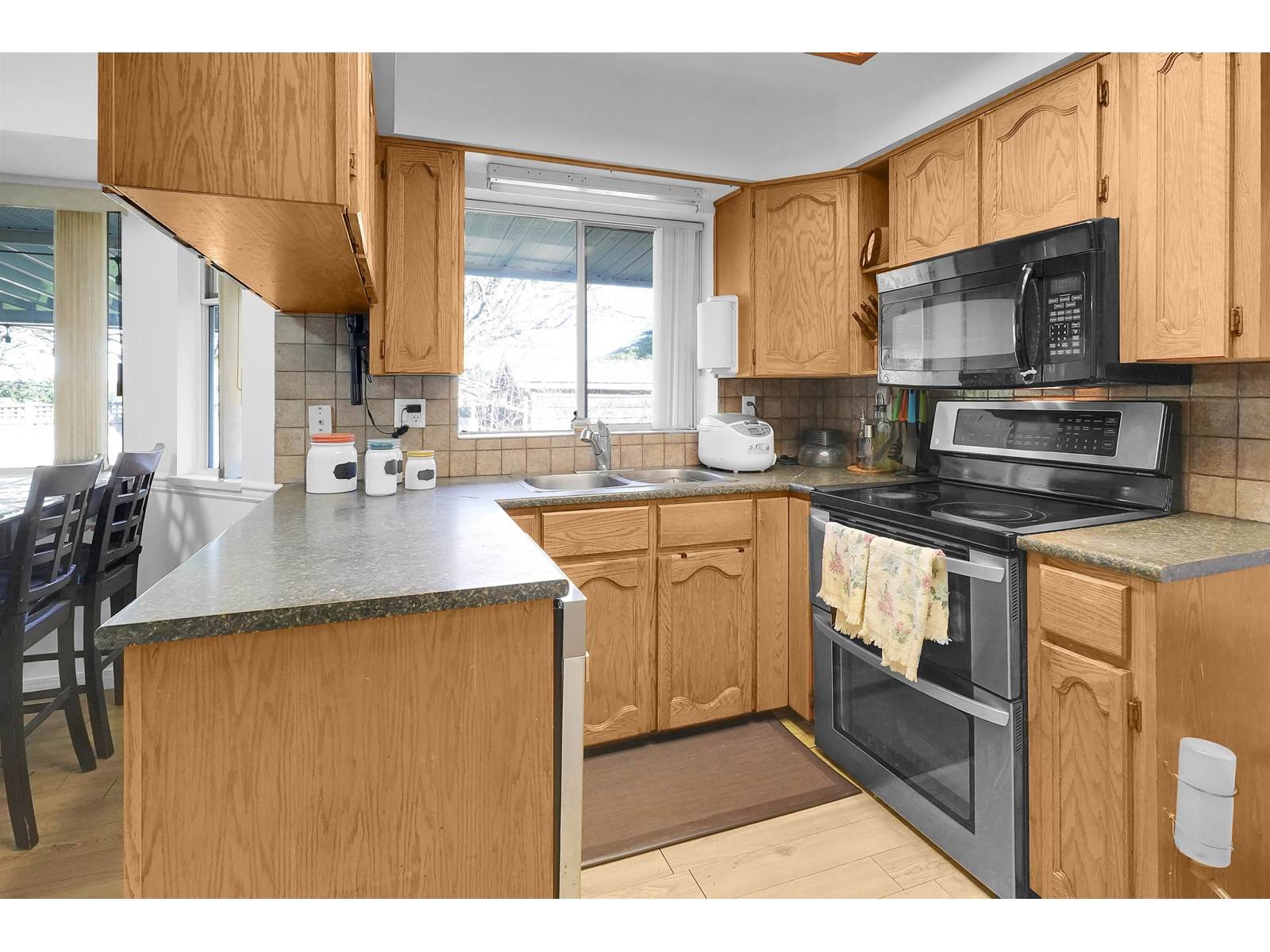 Surrey, BC V4N3B6,9452 157A STREET