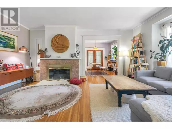 Vancouver, BC V6R1L9,3636 W 3RD AVENUE
