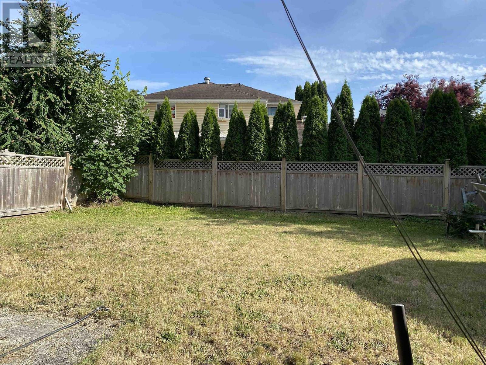 Maple Ridge, BC V2X1Y3,20452 116 AVENUE