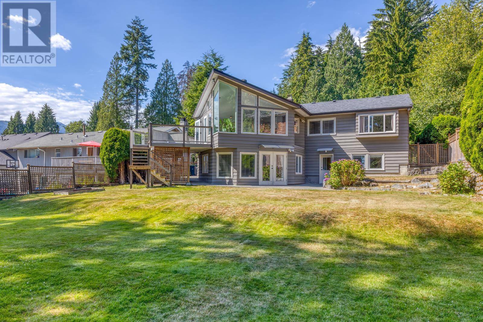 923 PROSPECT AVENUE, North Vancouver, BC V7R2M2