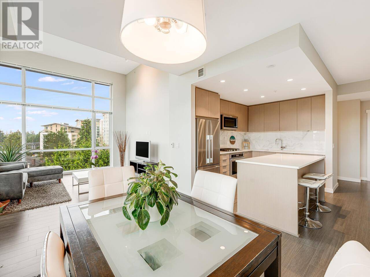 2651 LIBRARY LN #401, North Vancouver, BC V7J0C1