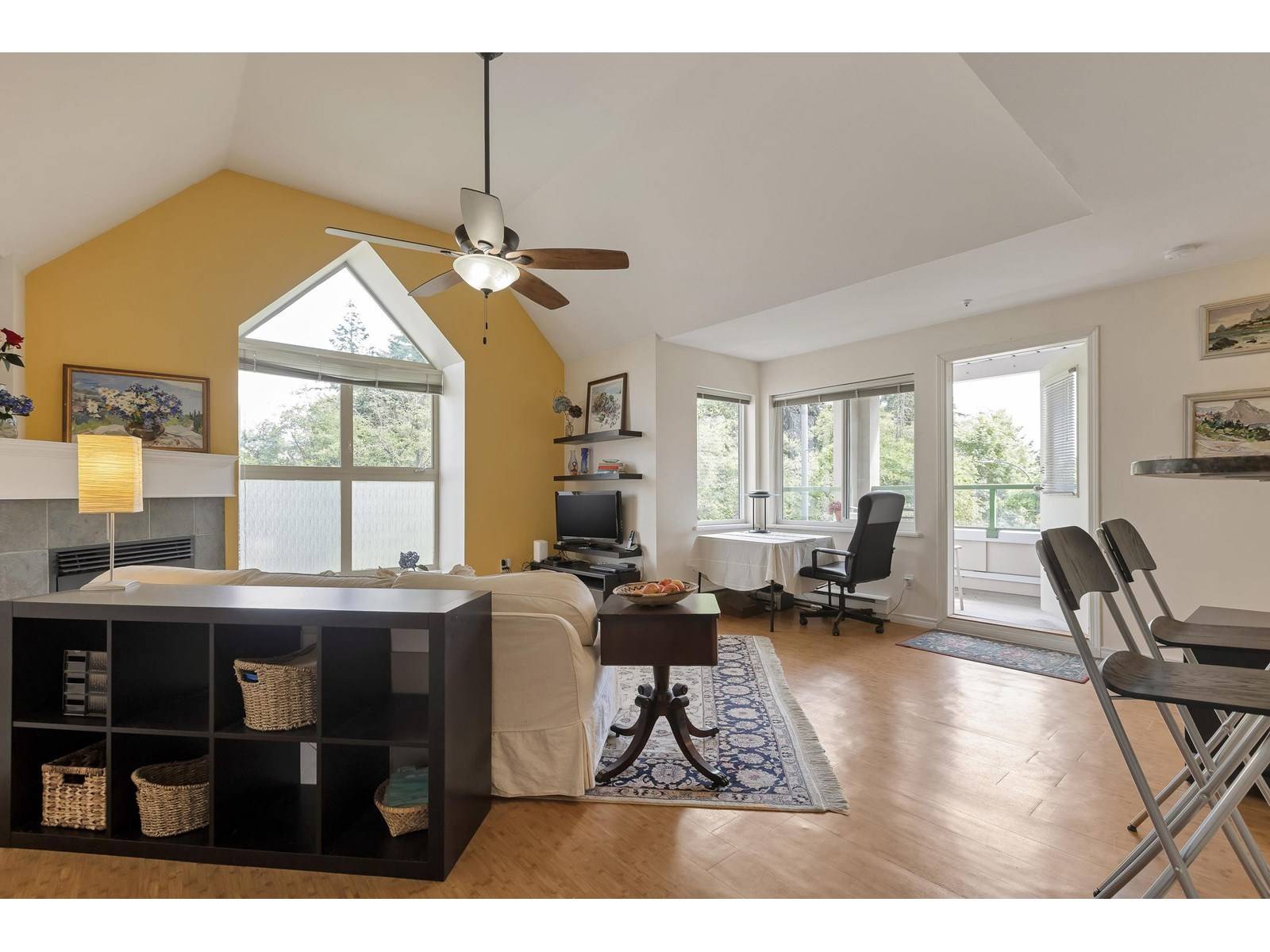 Surrey, BC V3T3T5,10128 132 #311