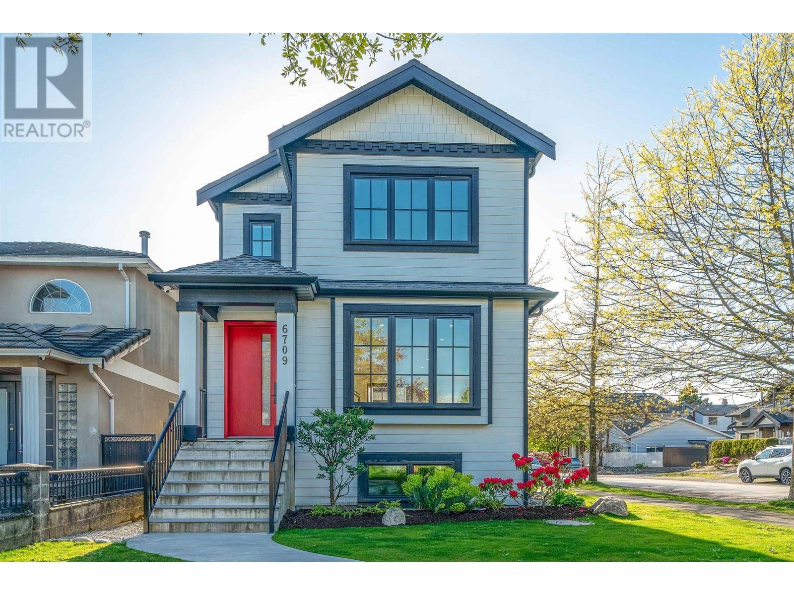 6709 FLEMING STREET, Vancouver, BC V5P3H4
