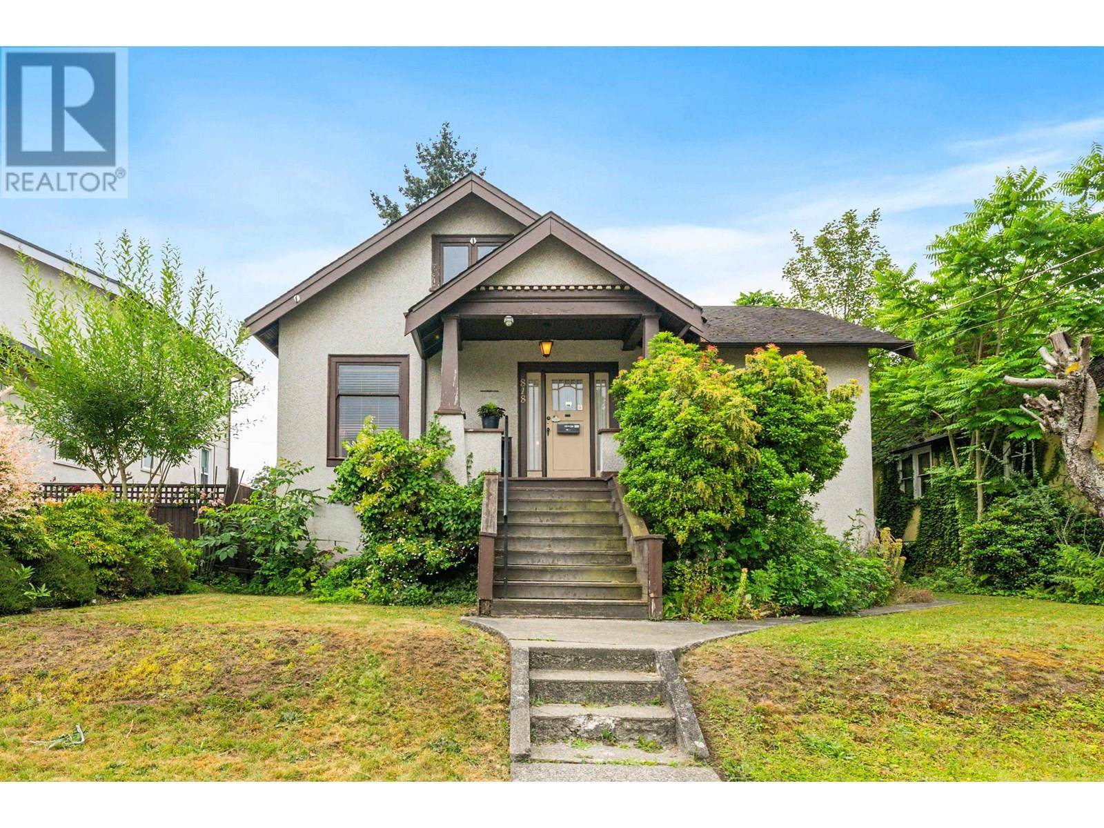 818 LONDON STREET, New Westminster, BC V3M3B6