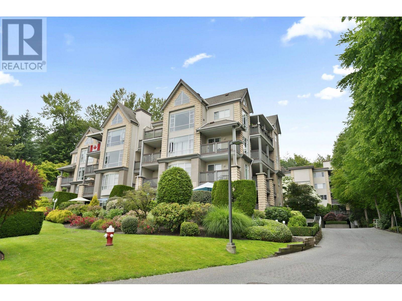 22233 RIVER RD #204, Maple Ridge, BC V2X3N7
