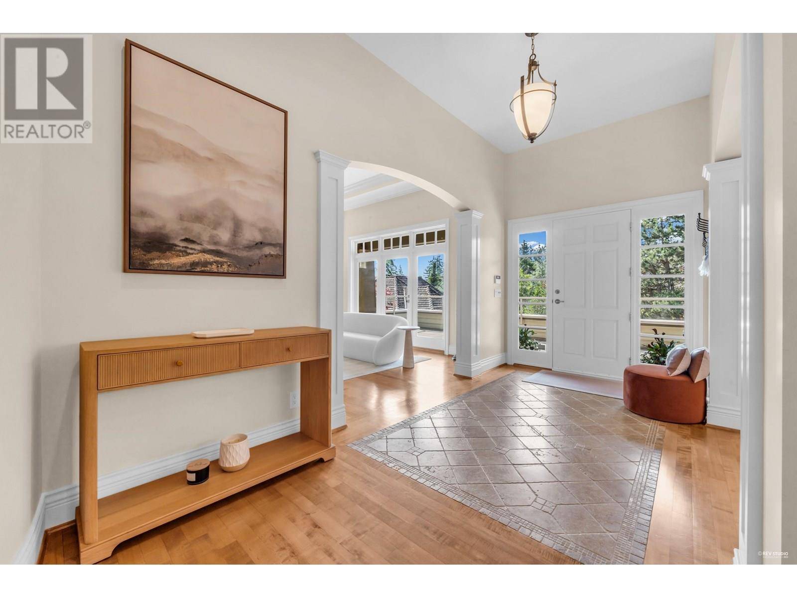 West Vancouver, BC V7W3J6,4513 CAULFEILD LANE