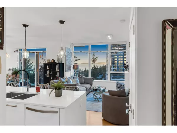 White Rock, BC V4B0A3,15152 RUSSELL #1203