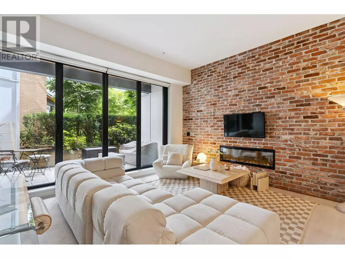 New Westminster, BC V3M0L9,300 SALTER ST #109