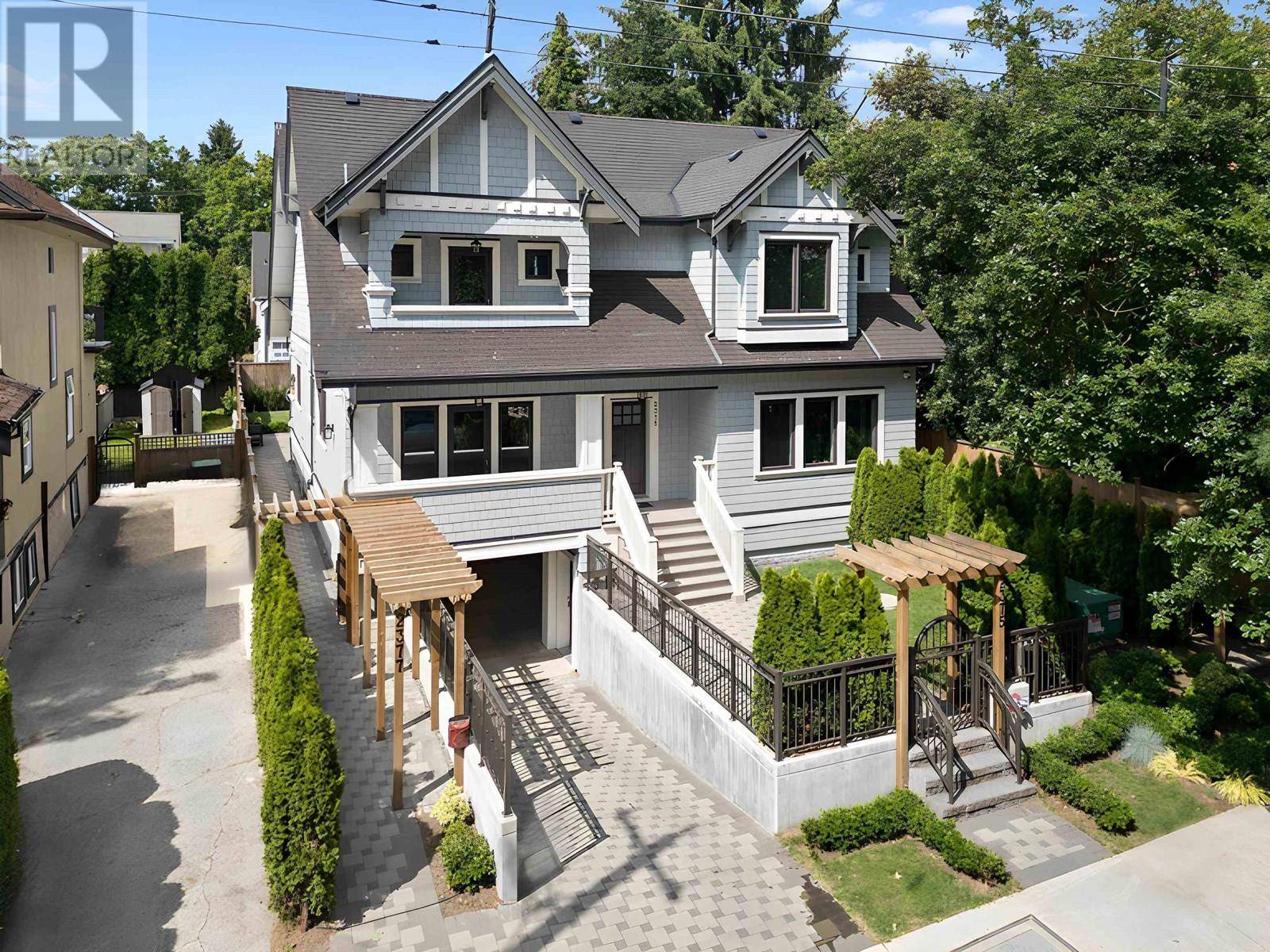Vancouver, BC V6K1Y4,2377 W 7TH AVENUE