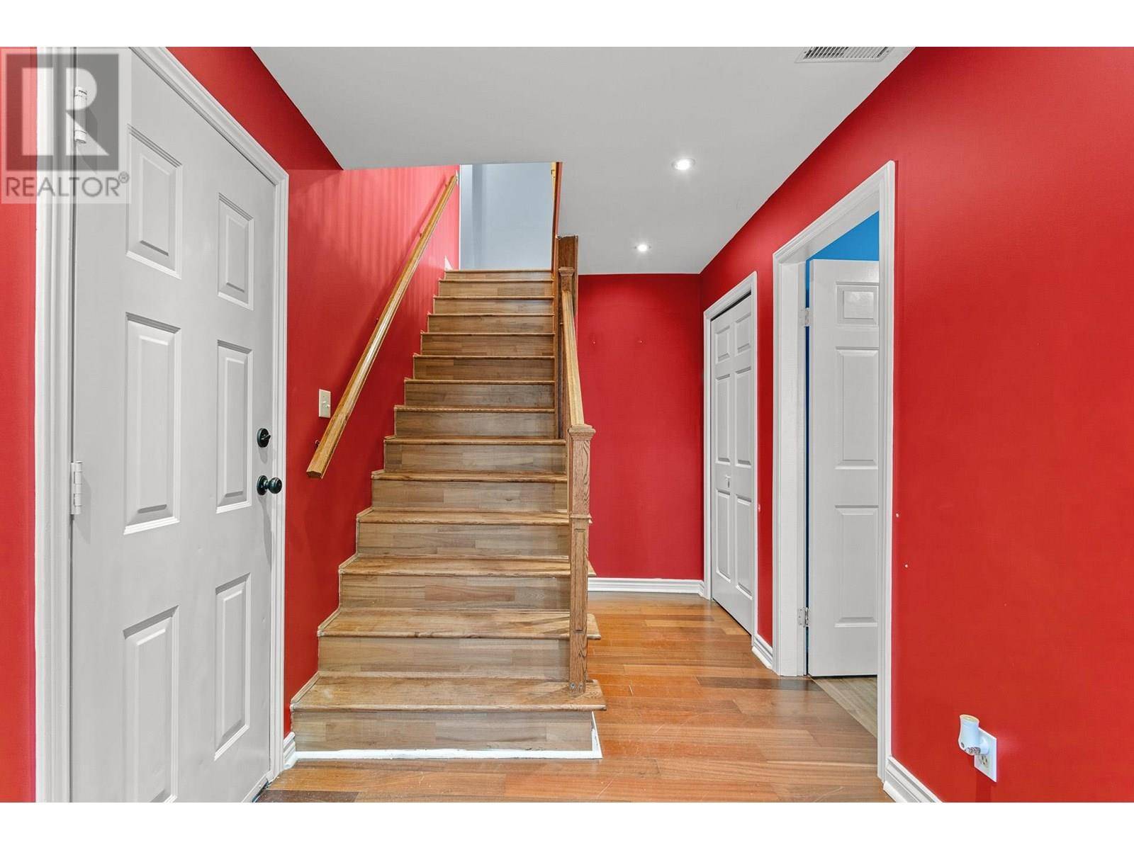 Pitt Meadows, BC V3Y2H5,12409 188A STREET