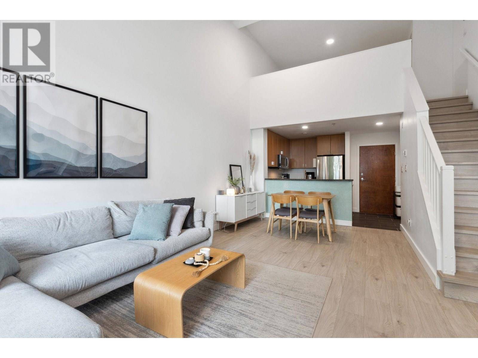 6888 SOUTHPOINT DR #402, Burnaby, BC V3N5E3