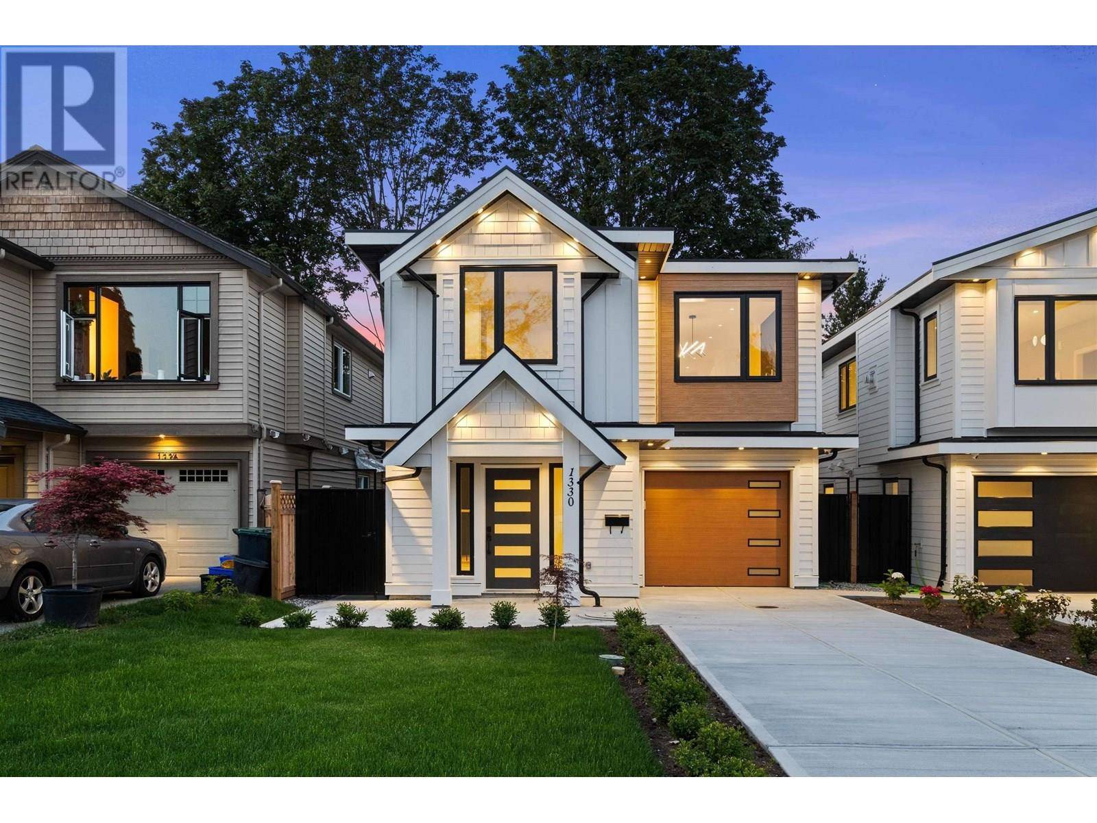 1330 W 15TH STREET, North Vancouver, BC V7P1N2
