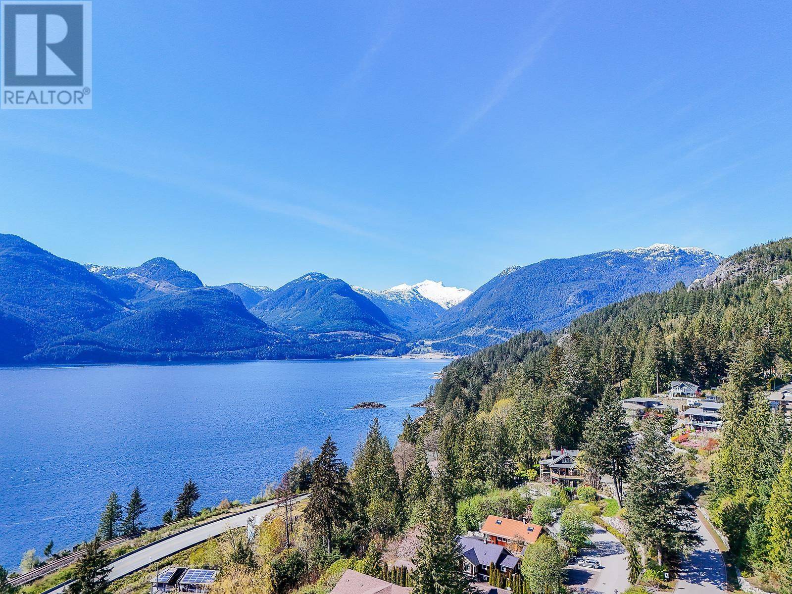 642 LOWER CRESCENT, Squamish, BC V8B1J1
