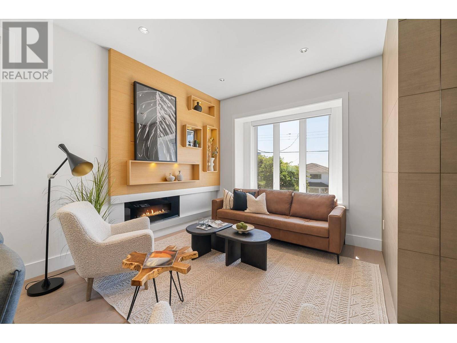 Vancouver, BC V5X2G3,589 E 62ND AVENUE