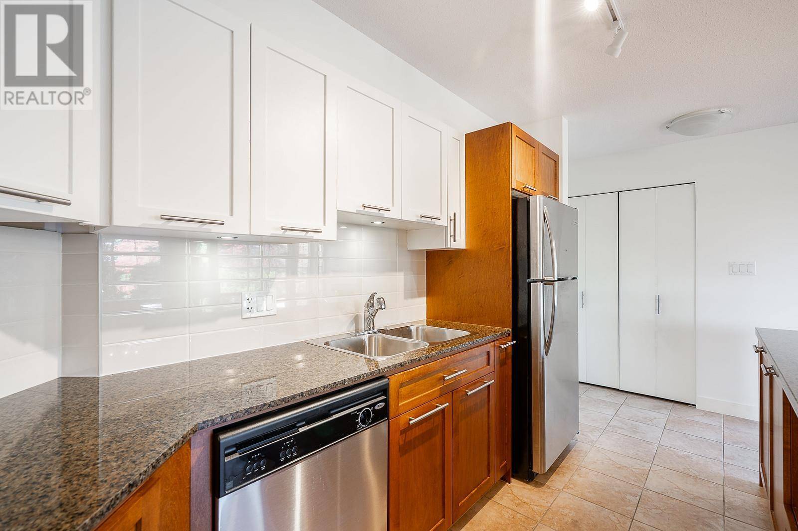 Pitt Meadows, BC V3Y0A1,19673 MEADOW GARDENS WAY