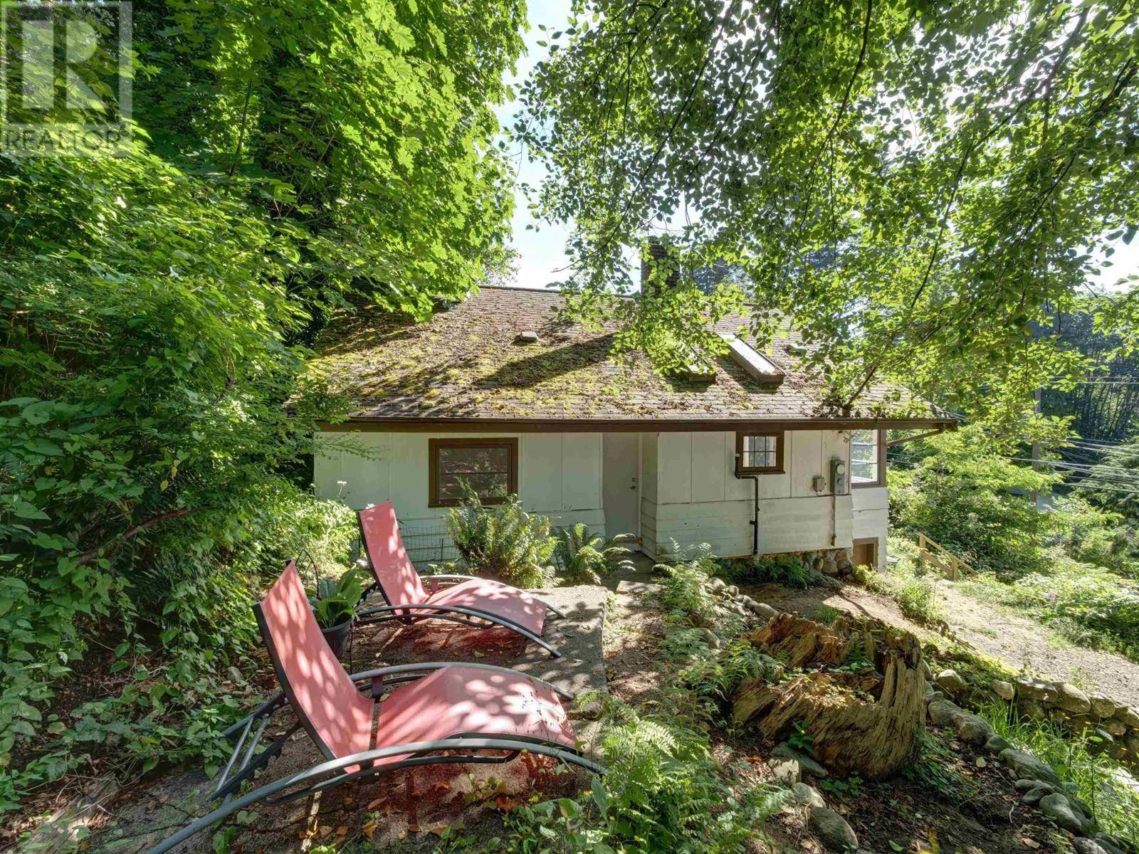 915 MARINE DRIVE, Gibsons, BC V0N1V1