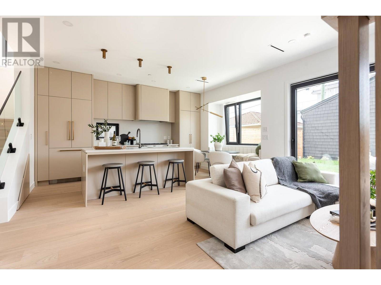 2796 E GEORGIA STREET, Vancouver, BC V5K2K2