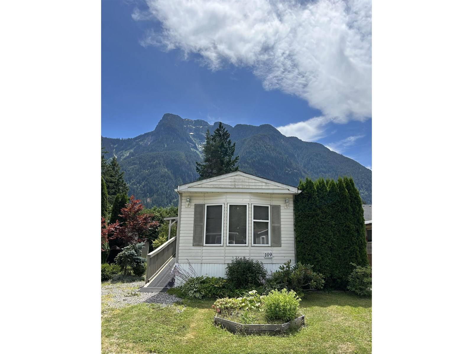 65367 KAWKAWA LAKE RD #109, Hope, BC V0X1L1