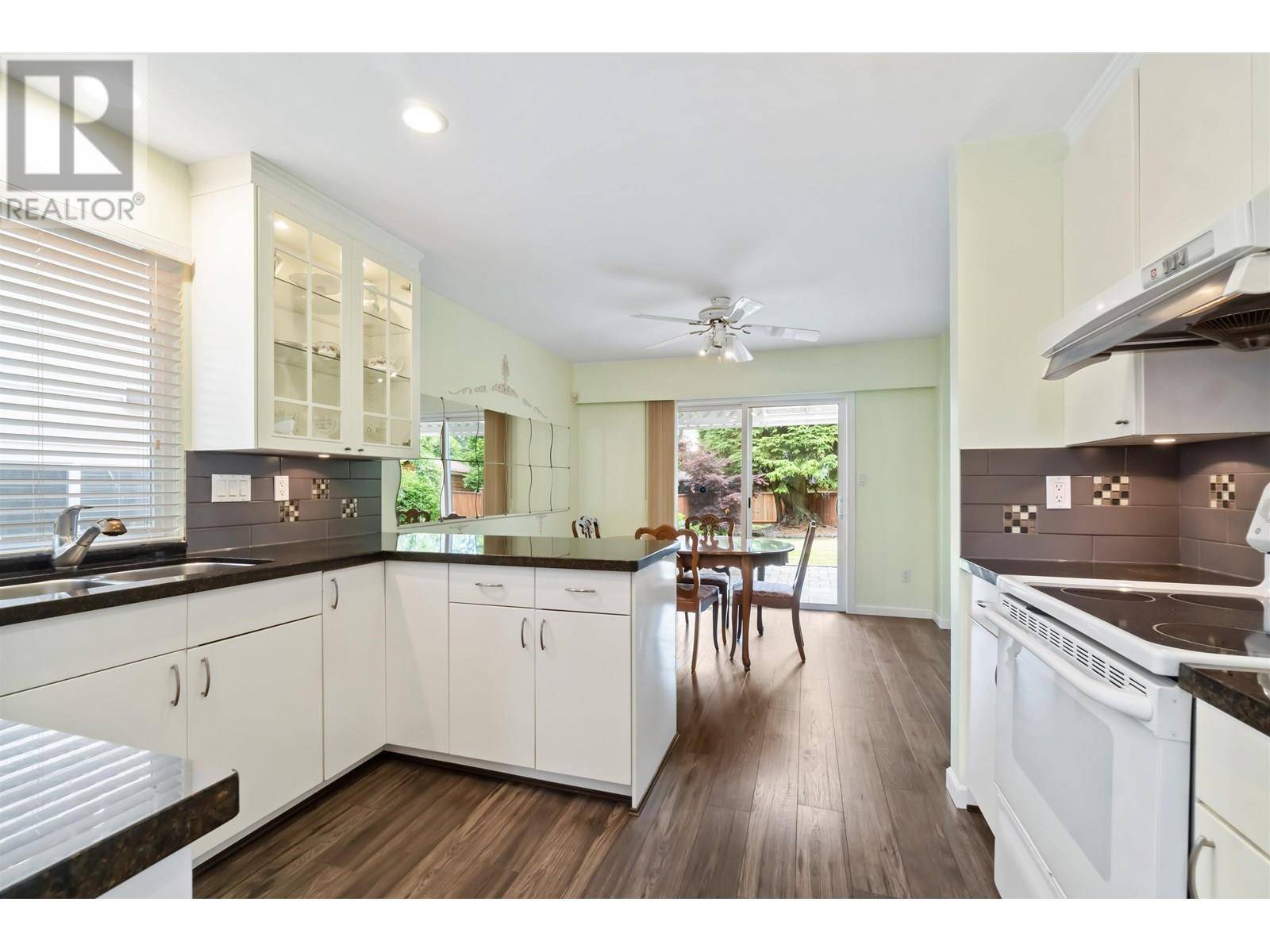 Port Coquitlam, BC V3B5G6,1781 SUFFOLK AVENUE