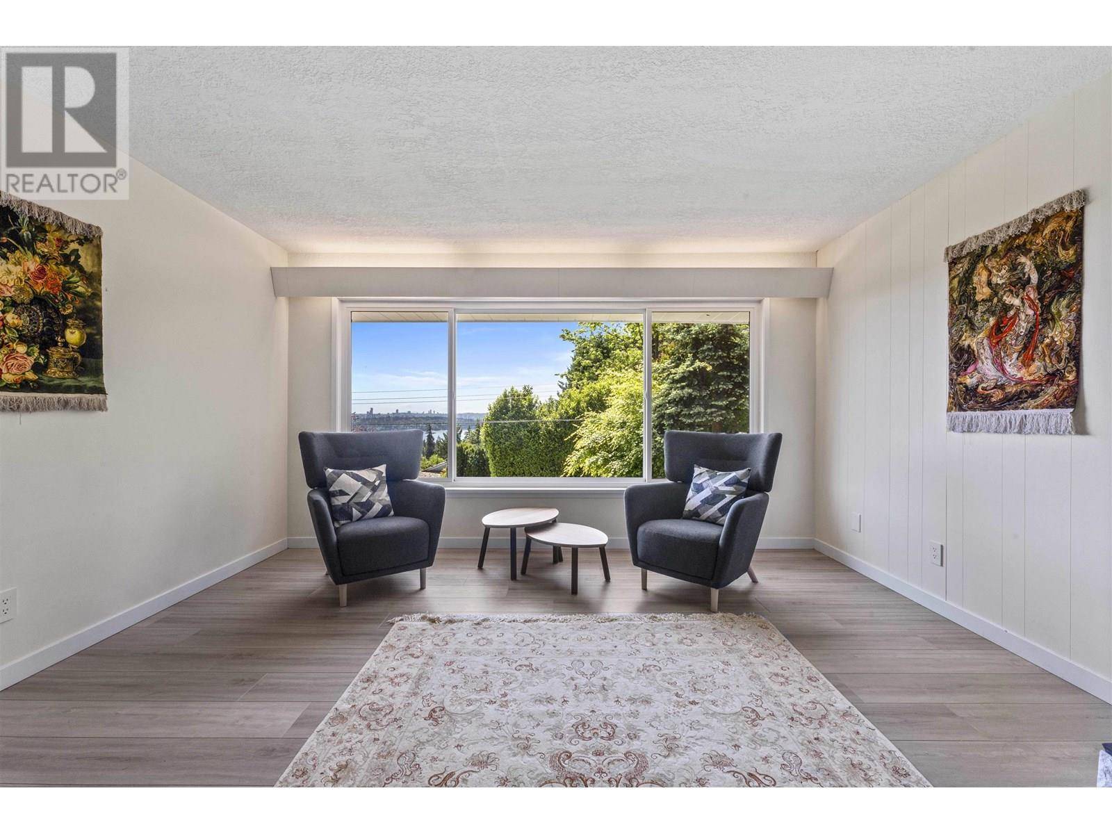 West Vancouver, BC V7V2Z5,1895 ROSEBERY AVENUE